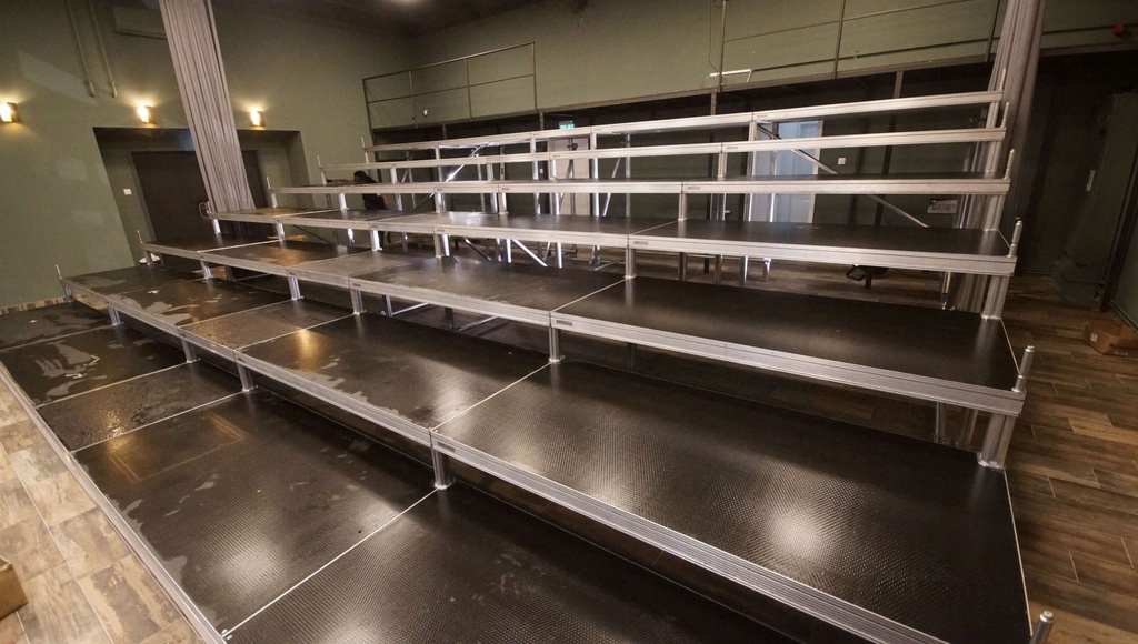 Grandstand of stage boards - TRIBUNE