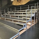 Kaskádová TRIBÚNA z pódiových dielov a adaptéra